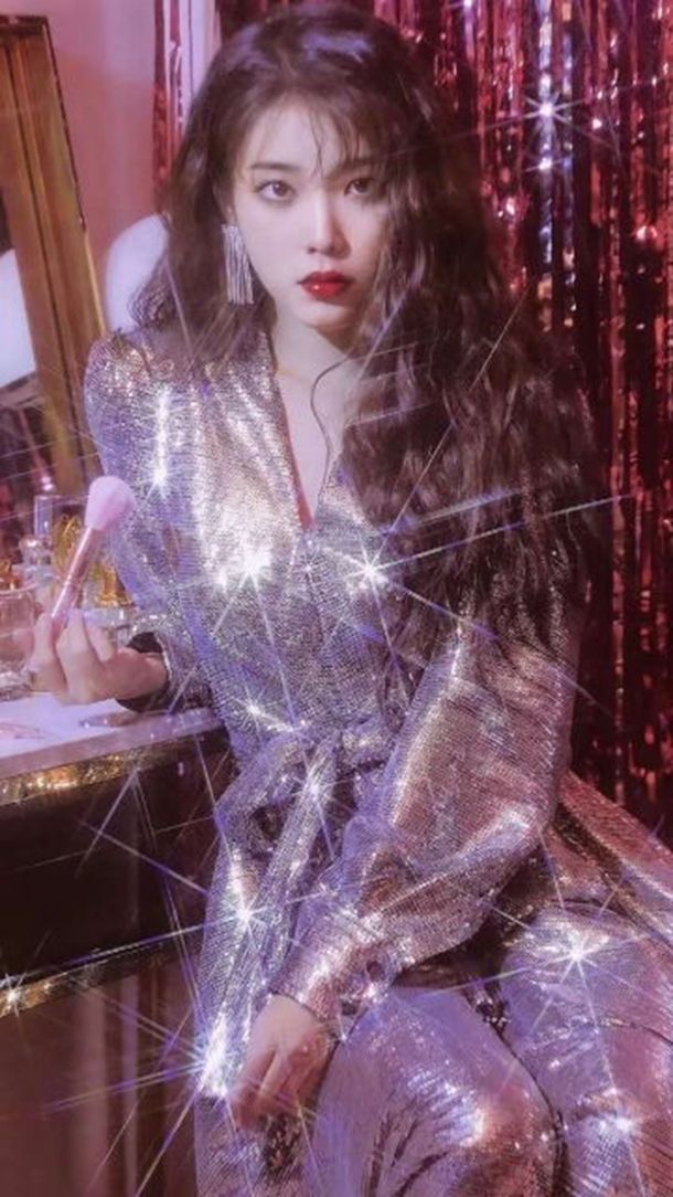 女子练车被吓哭，驾校男教练对其温柔公主抱：带你去喝饮料压压惊