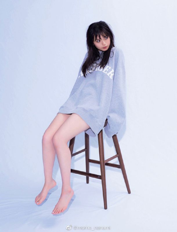 为什么男生特别喜欢看女生的腿？