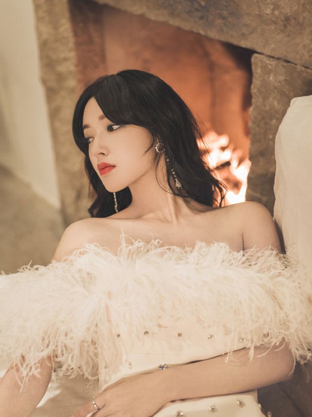 赵露思曾黎深夜聚会被拍 二人笑颜如花感情好