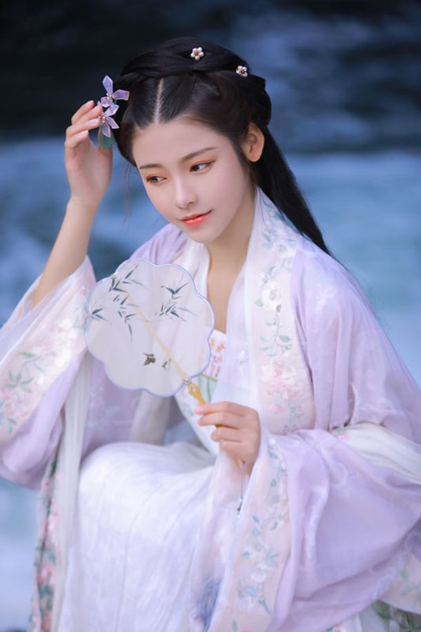 你最佩服的大学室友？网友：为顺利考过四六级把英语老师（睡）了