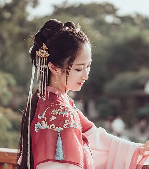 千职百态｜她自称“恋爱脑” 却推广着“非遗工艺”